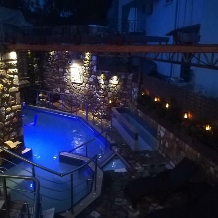 9 Queens Spa Hotel Loutra Edipsou  ภายนอก รูปภาพ