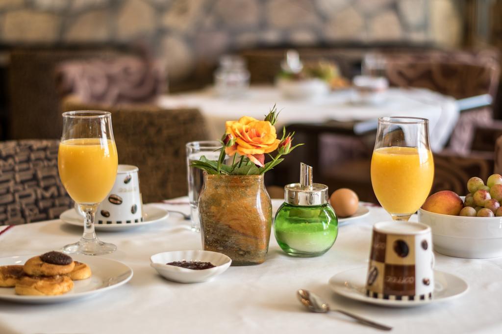 9 Queens Spa Hotel Loutra Edipsou  ภายนอก รูปภาพ
