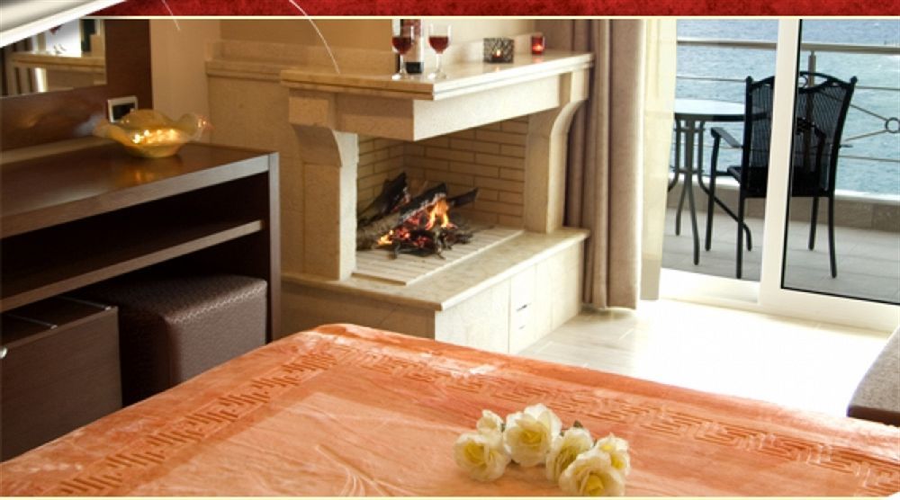 9 Queens Spa Hotel Loutra Edipsou  ภายนอก รูปภาพ