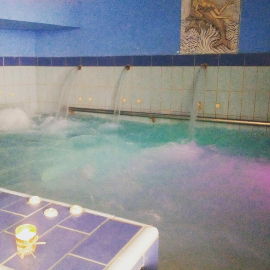 9 Queens Spa Hotel Loutra Edipsou  ภายนอก รูปภาพ