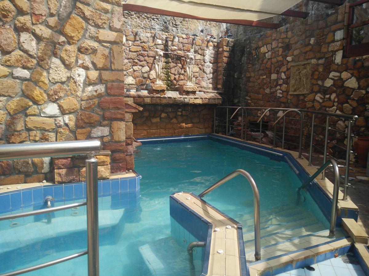 9 Queens Spa Hotel Loutra Edipsou  ภายนอก รูปภาพ