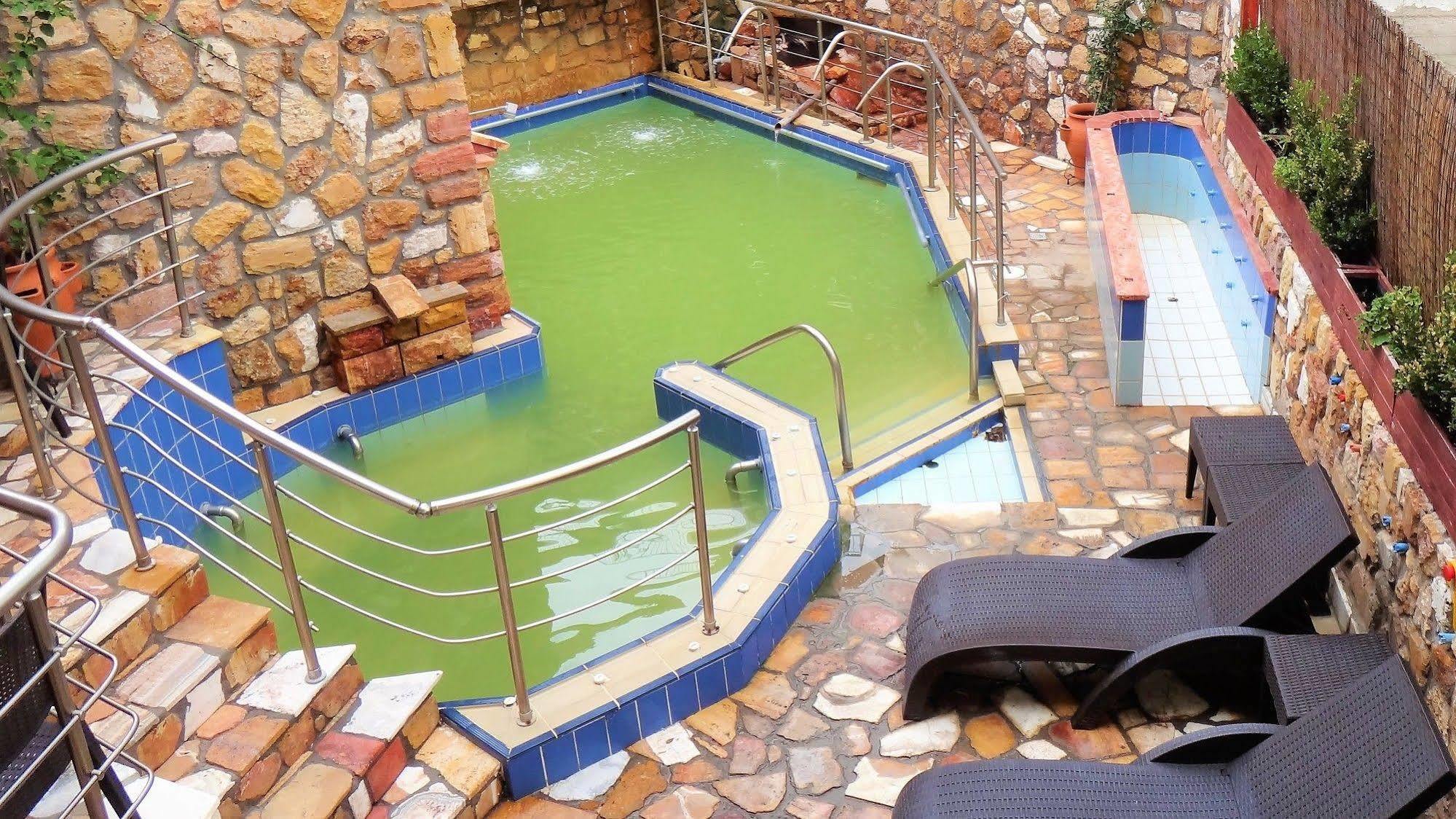 9 Queens Spa Hotel Loutra Edipsou  ภายนอก รูปภาพ