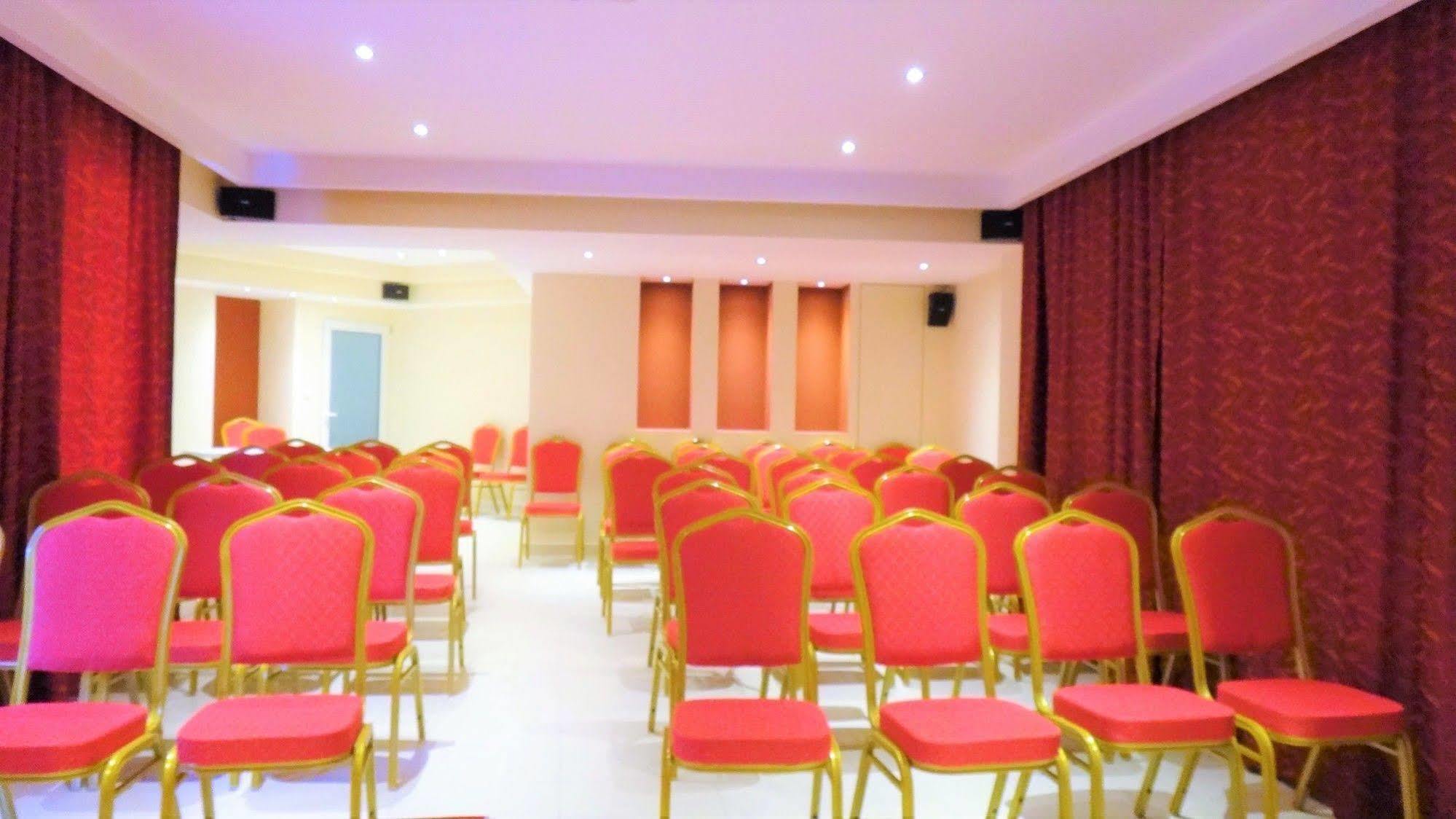 9 Queens Spa Hotel Loutra Edipsou  ภายนอก รูปภาพ
