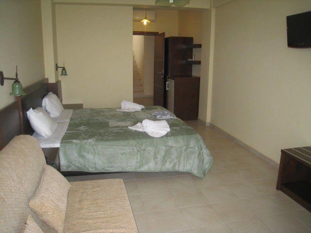 9 Queens Spa Hotel Loutra Edipsou  ภายนอก รูปภาพ
