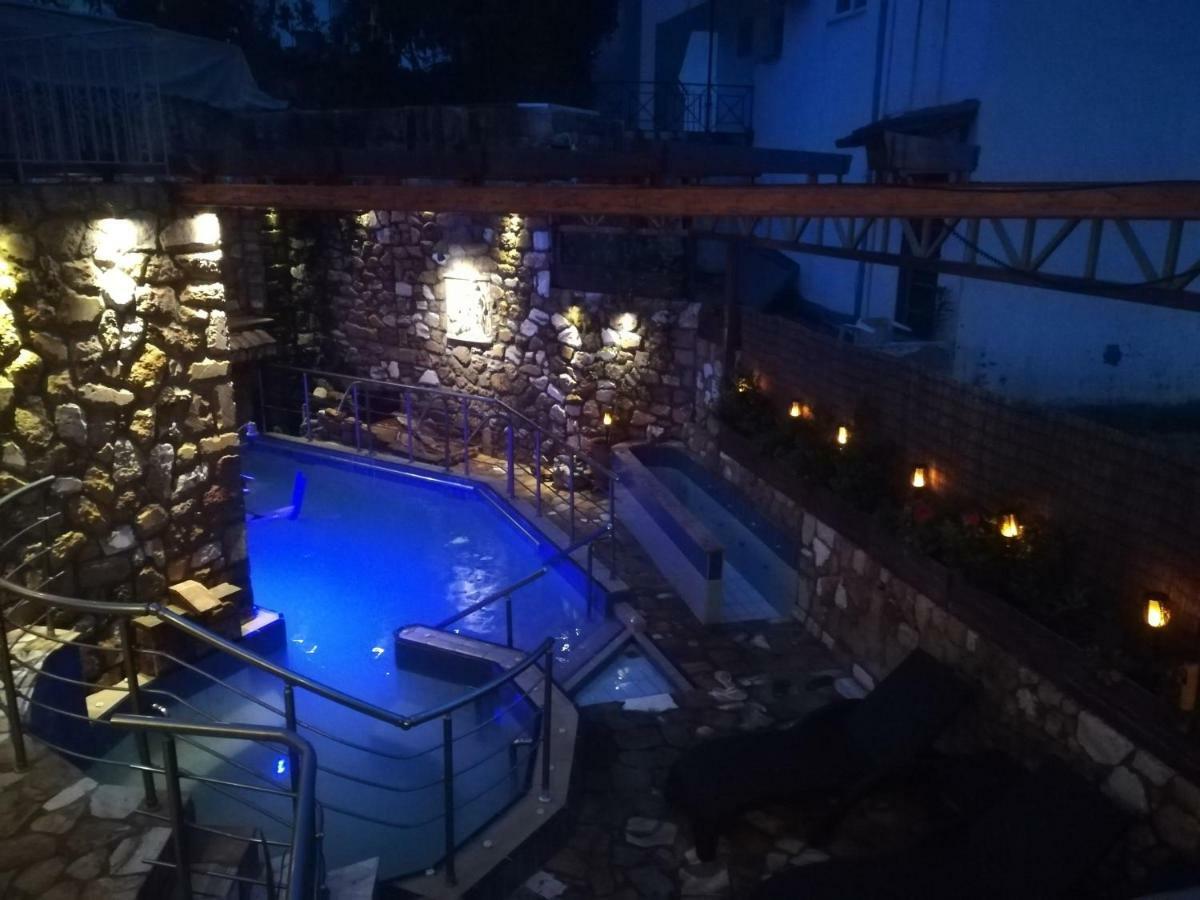 9 Queens Spa Hotel Loutra Edipsou  ภายนอก รูปภาพ
